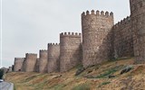 Kastilie - Španělsko - Kastilie - Ávila, hradby z 11.-14.století, přes 2 km dlouhé, 88 půlkruhových věží