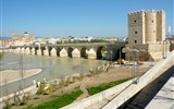 Andalusie - Španělsko - Andalusie - Cordoba, římský most přes Guadalquivir, 331 m dlouhý